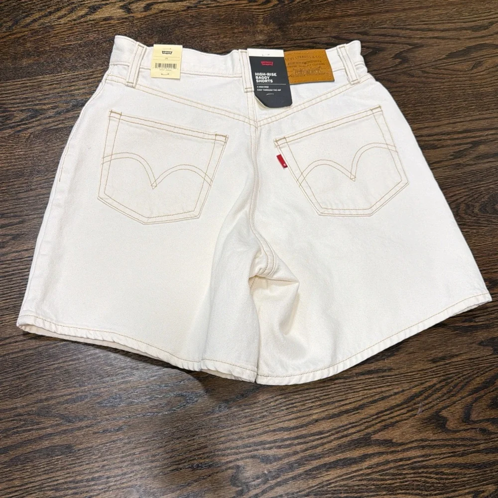 Levi's® HIGH RISE BAGGY WOMEN'S SHORTS Size 25